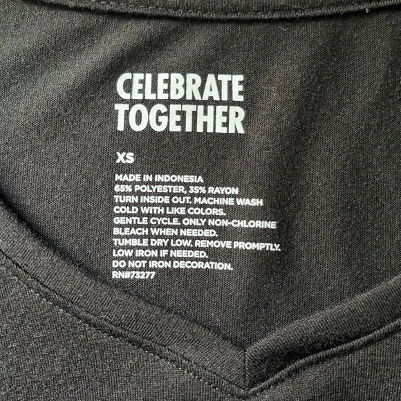 Fall In Love Tee Size XS - Picture 4 of 9